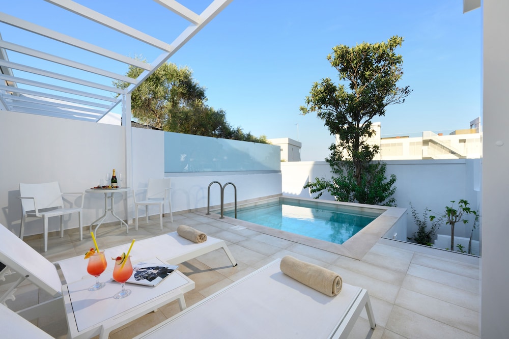 Junior Suite, Private Pool photo 3
