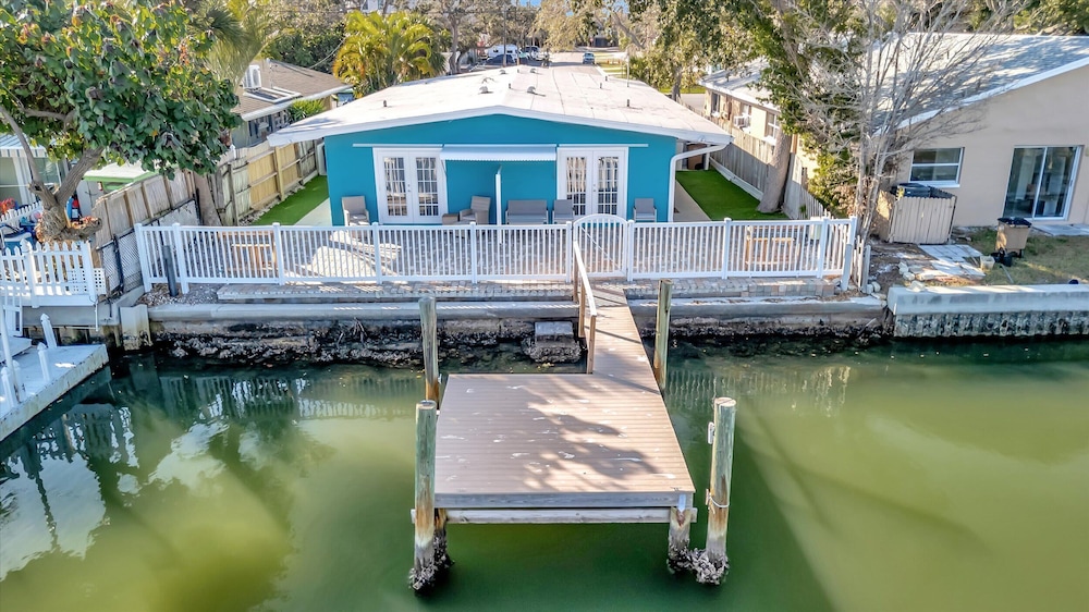Waterfront Pet Friendly Boat Dock Walk 2 Beach, 写真 9