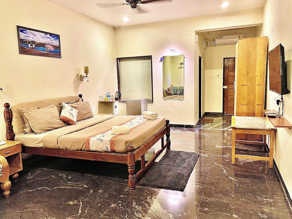 Deluxe Room, Balcony, Sea View - Photo 7