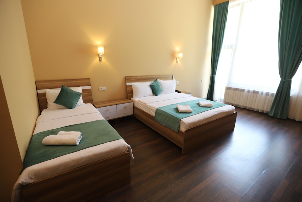 Deluxe Triple Room photo 3