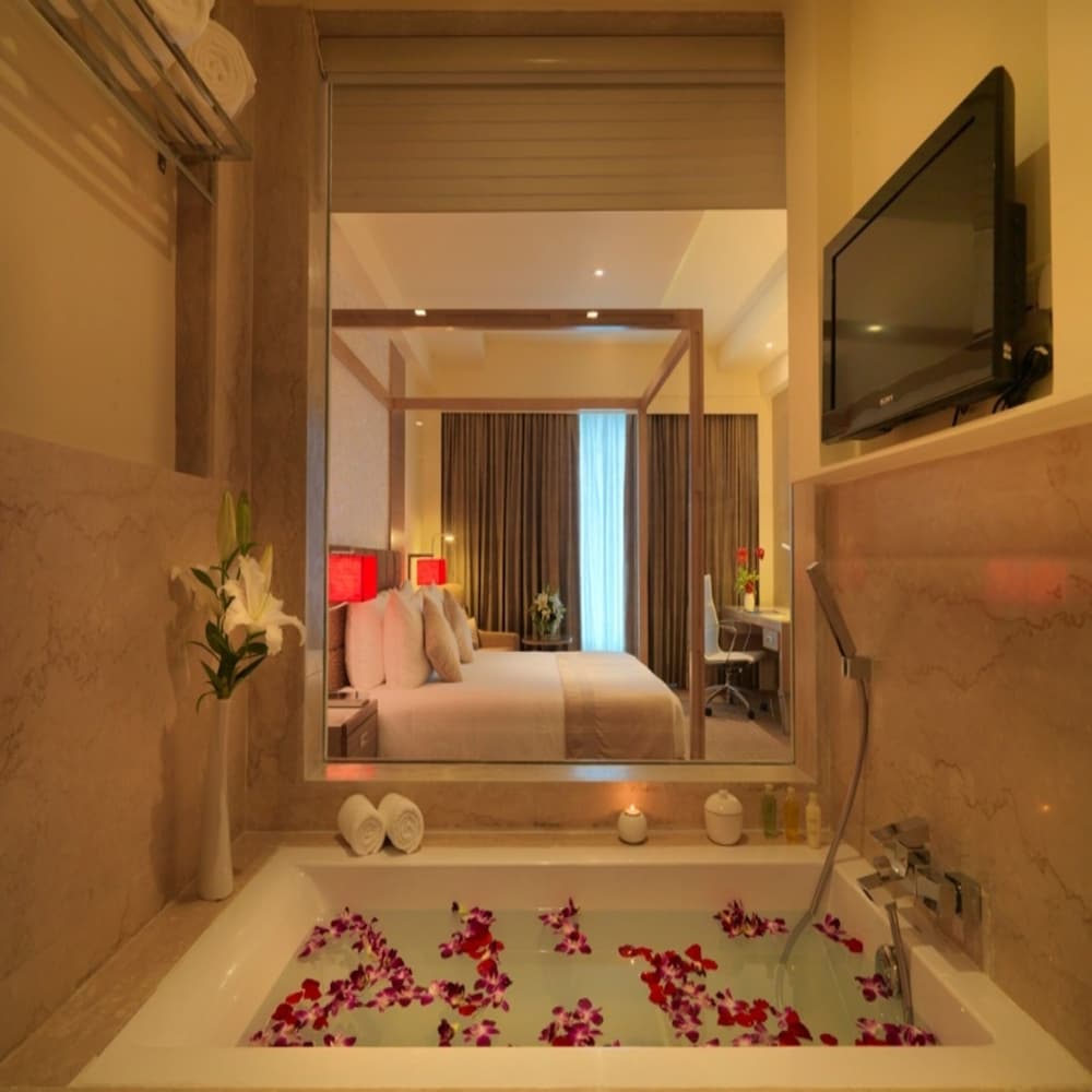 Suite, 1 Bedroom photo 3