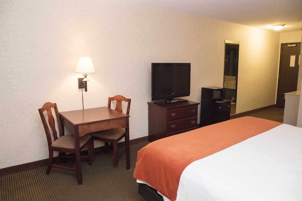 Standard Room, 1 King Bed, Accessible, Smoking photo 2