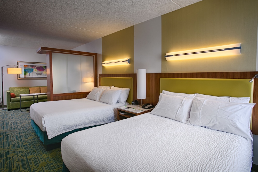 Suite, Multiple Beds (Hearing Accessible)