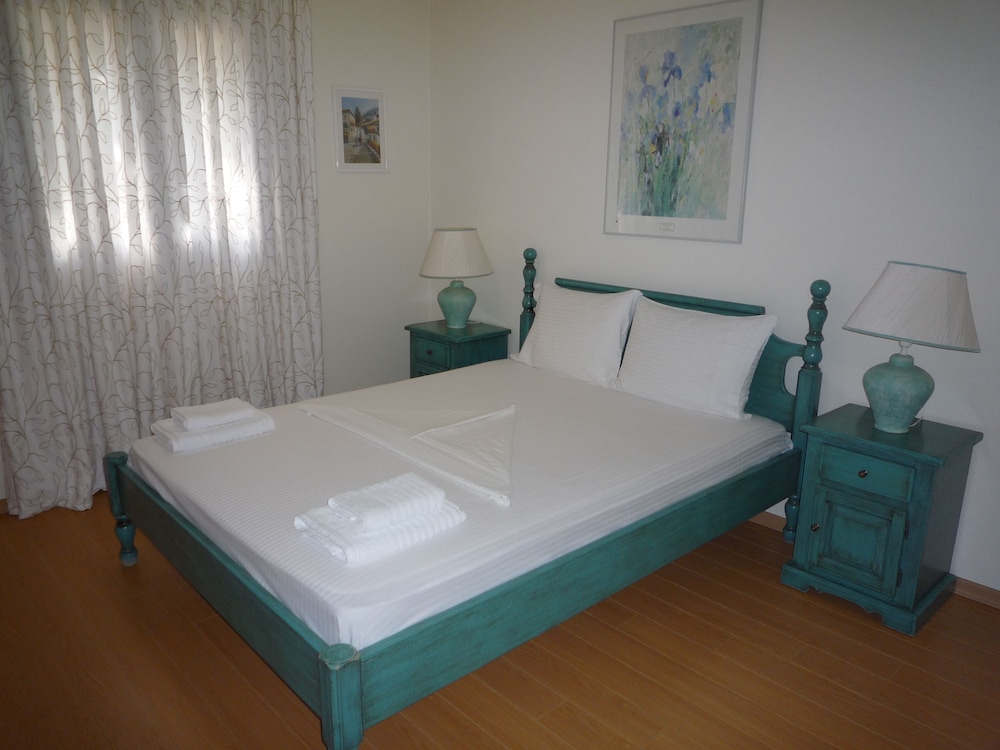 House, 2 Bedrooms
