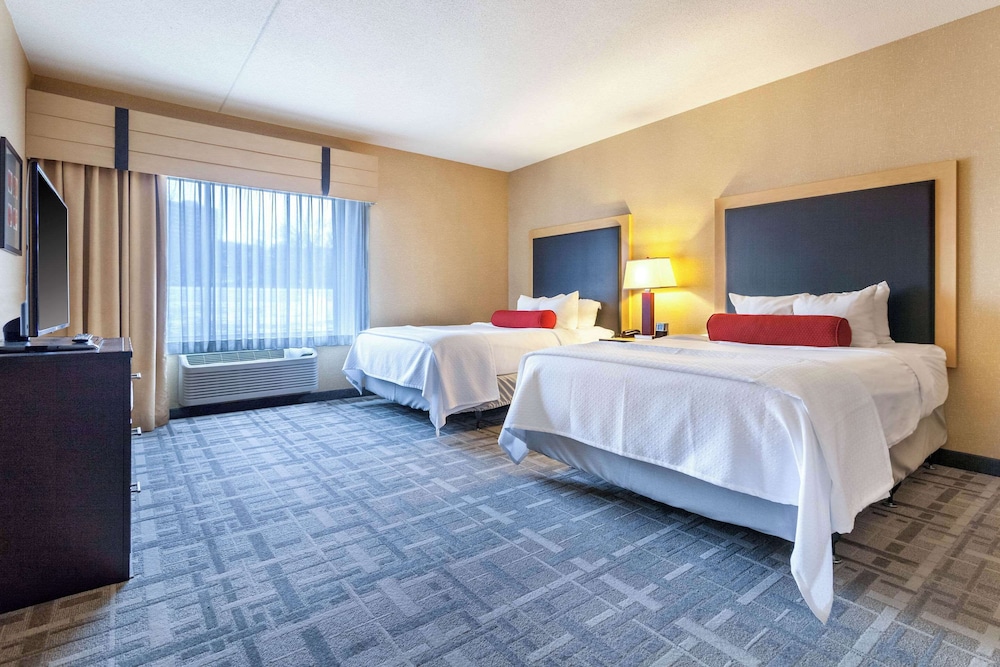 Suite, 2 Queen Beds, Accessible, Non Smoking photo 2