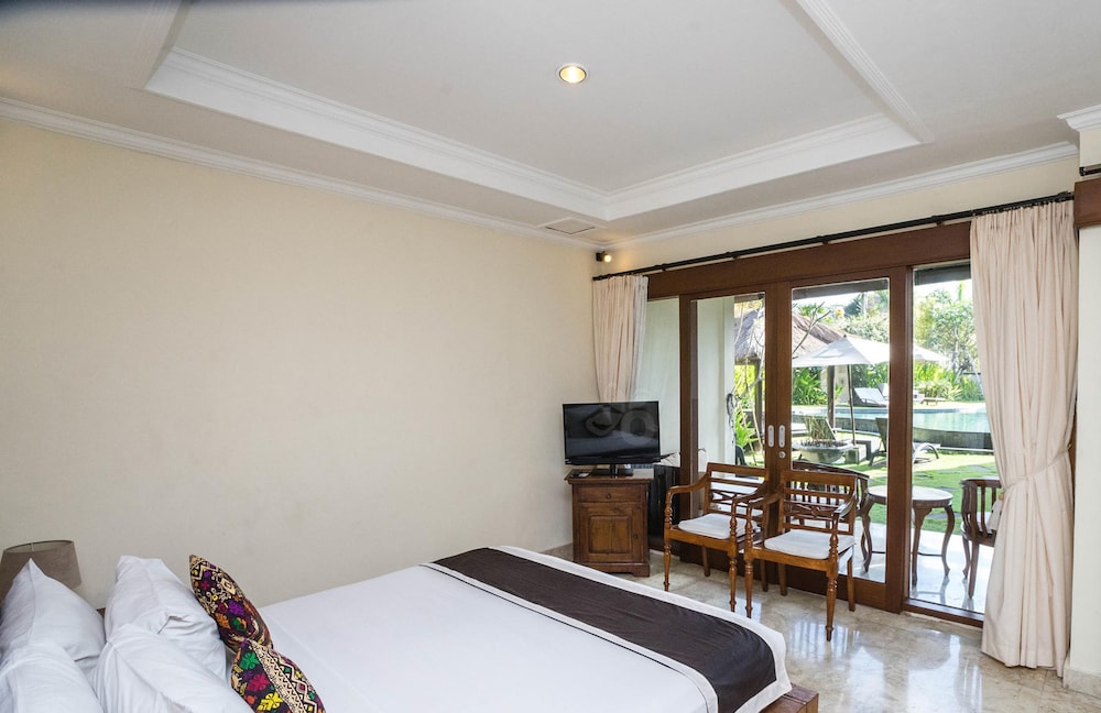 Deluxe Villa, Multiple Bedrooms, Pool View, Garden Area photo 2