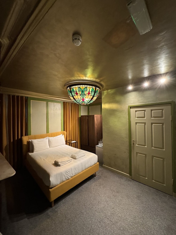 Standard Double Room, Ensuite (1st Foor - Room LC2) photo 2