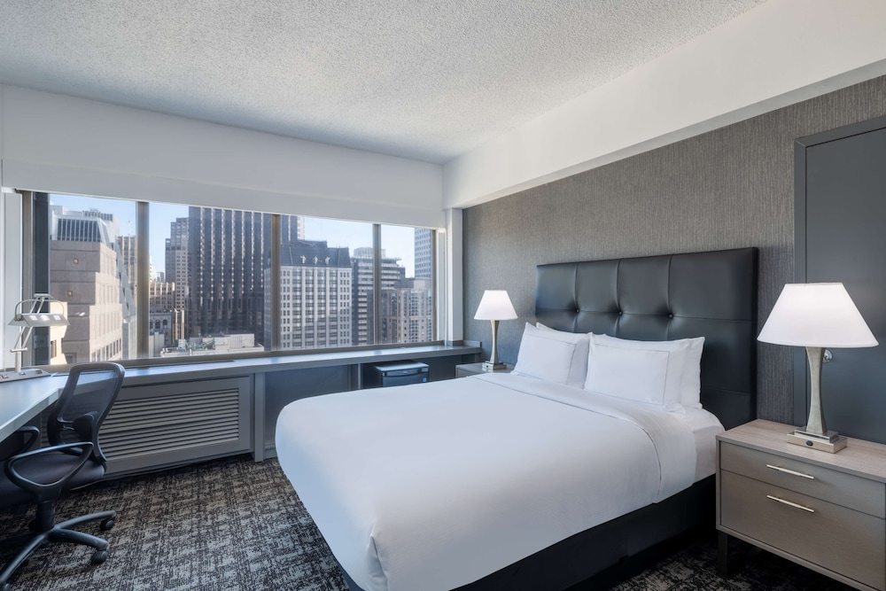 Room, 1 Queen Bed, Accessible, City View - Photo 1