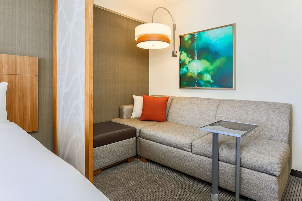 Room, 1 King Bed (High Floor) - Photo 1