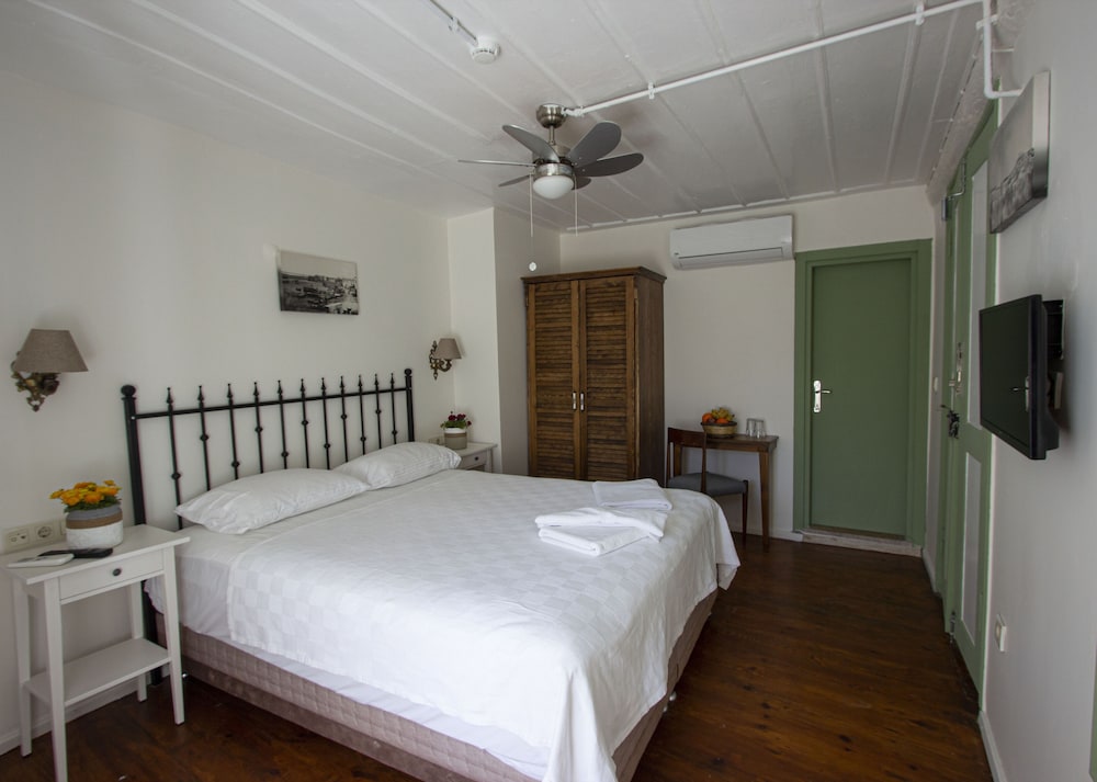 Standard Double Room - Photo 1