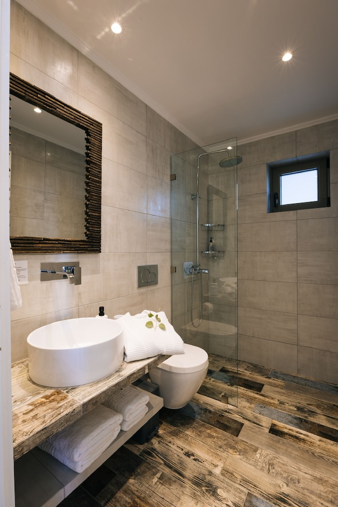 Suite, 1 Bedroom, Sea View - Photo 7
