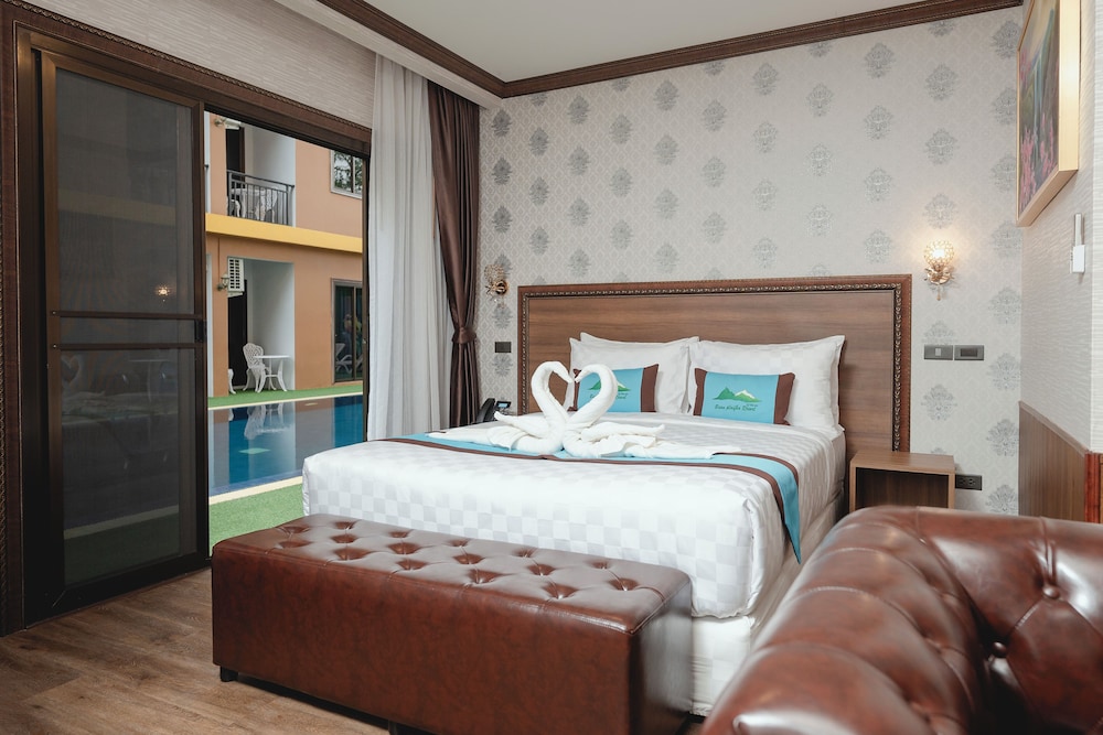 Deluxe Double Room, Pool View photo 1