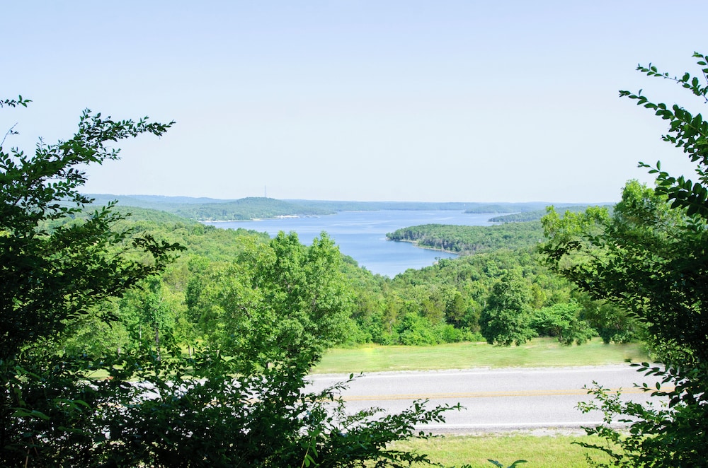 Panoramic Cabin, Lake View photo 3