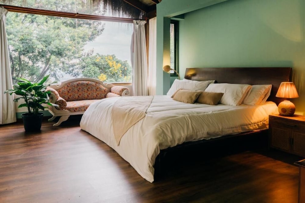 Luxury Triple Room, Mountain View