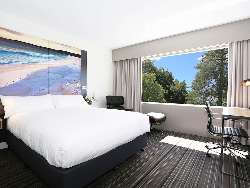Standard Room, 1 King Bed, City View photo 1
