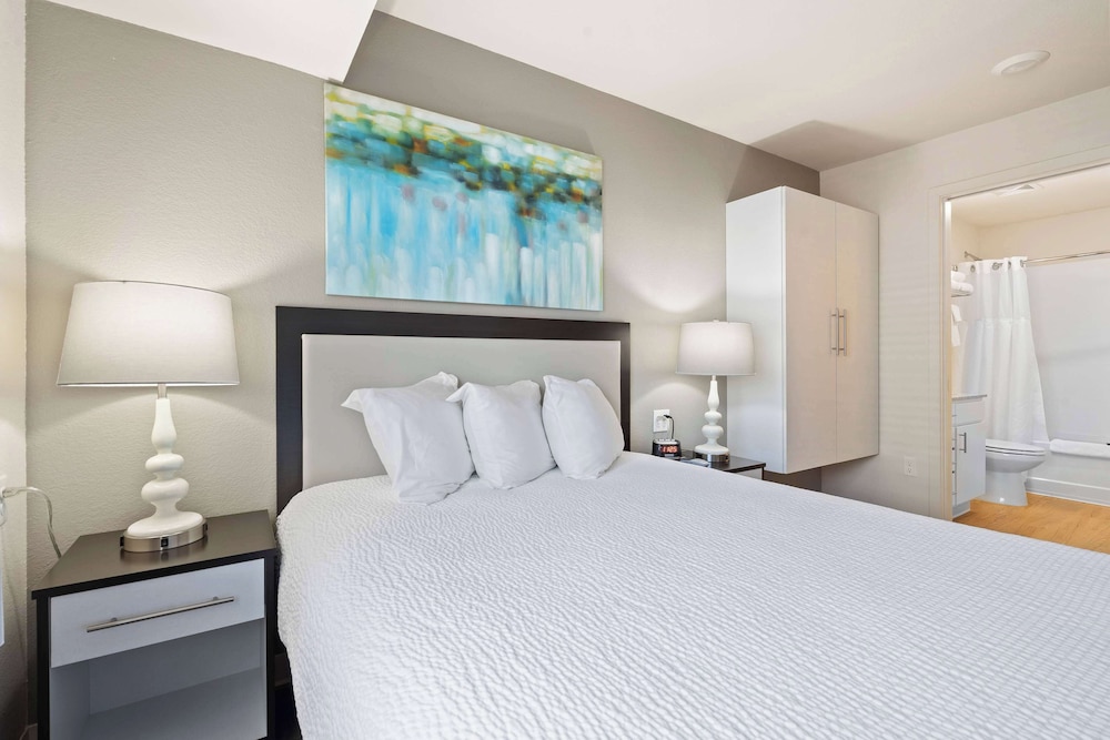 Suite, 2 Bedrooms, Accessible (Hearing) - Photo 3