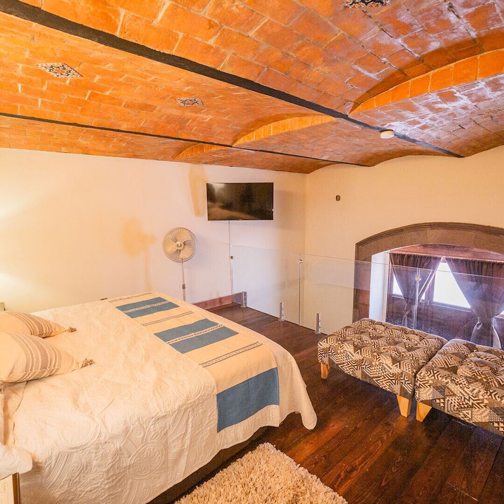 Presidential Suite, 1 King Bed, Courtyard Area photo 1