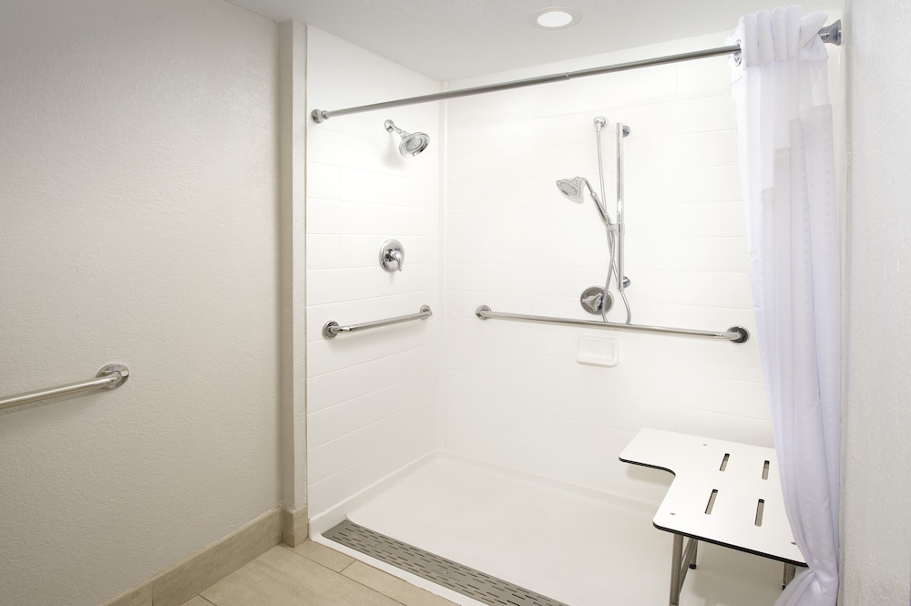 Suite, 1 King Bed with Sofa bed, Accessible (Mobility, Accessible Tub) - Photo 5