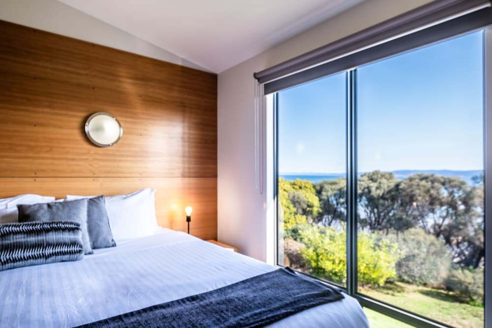2 Bedroom Apartment Beachfront photo 3