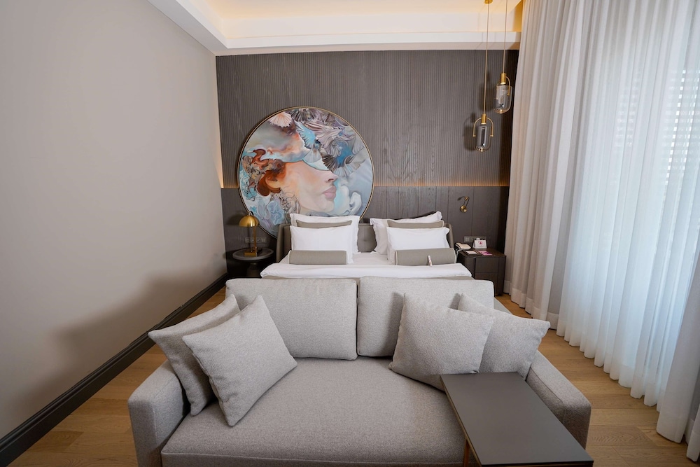 Infinity Suite (Urban Chic Lounge Access) thumbnail 6