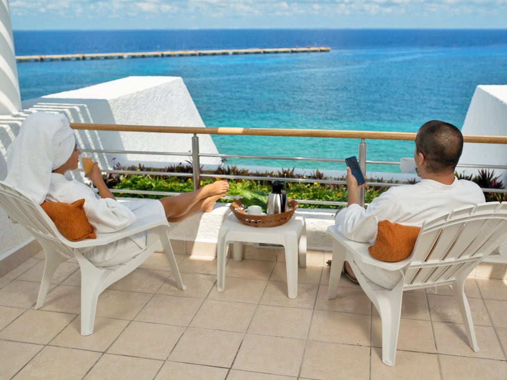 Deluxe Room, Balcony, Ocean View - Photo 3