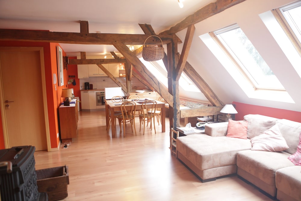 House, 4 Bedrooms photo 1