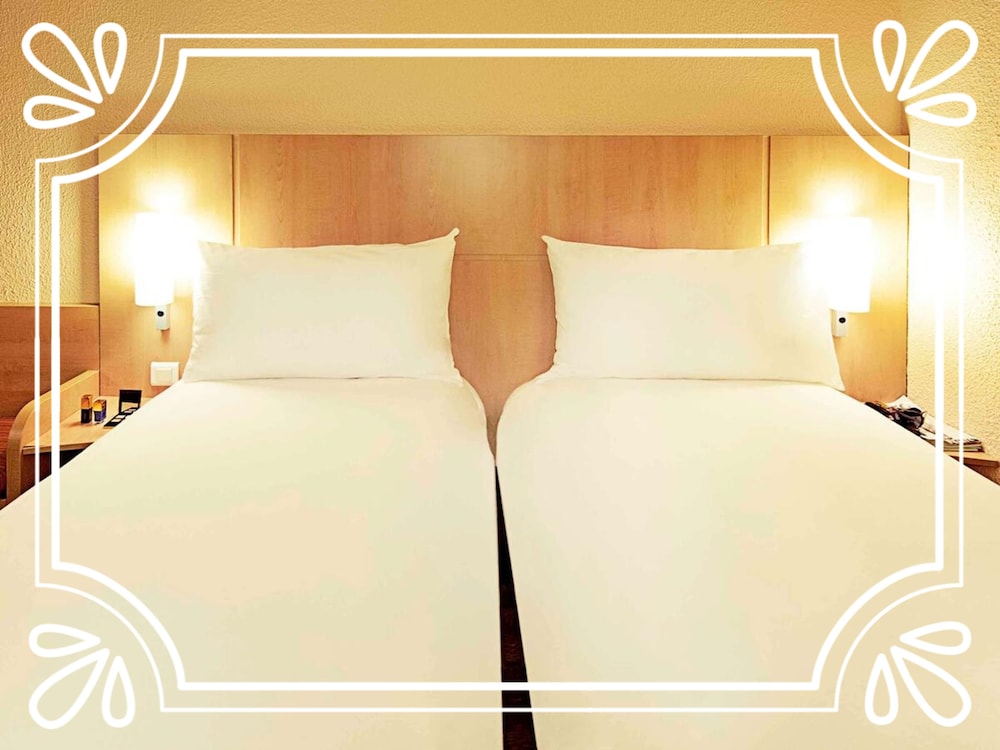 Standard Room, 2 Twin Beds - Photo 4