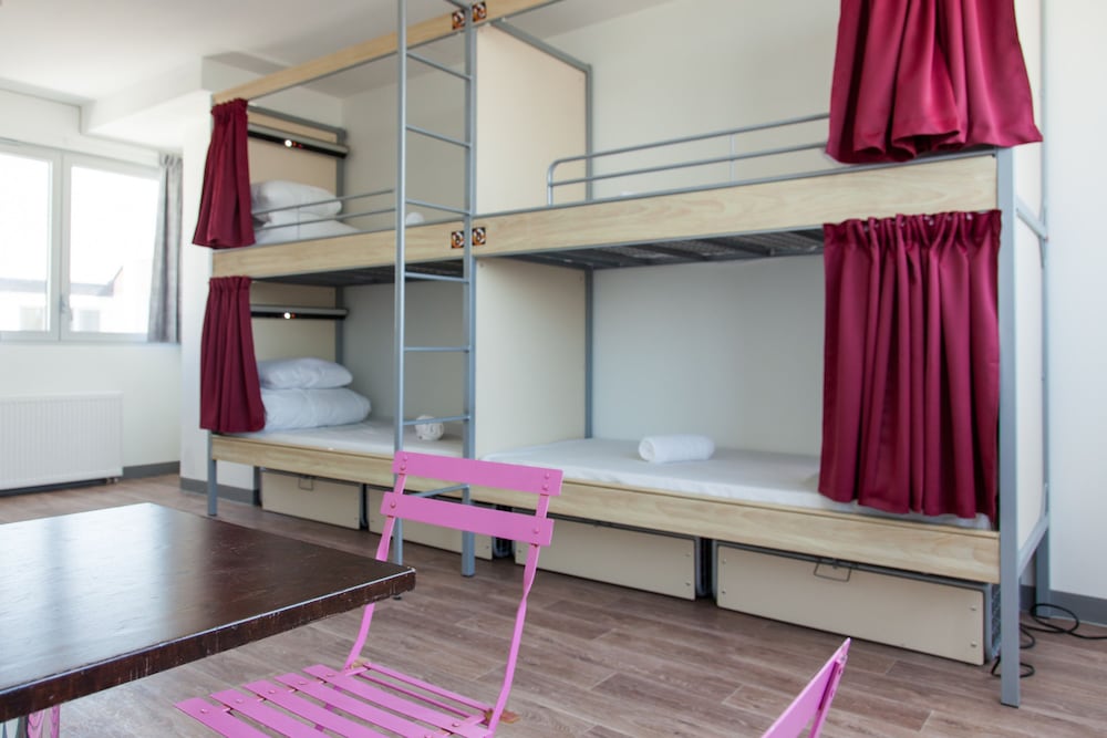One Bed in a Four Bed Female Dorm With Shared Bathroom photo 1