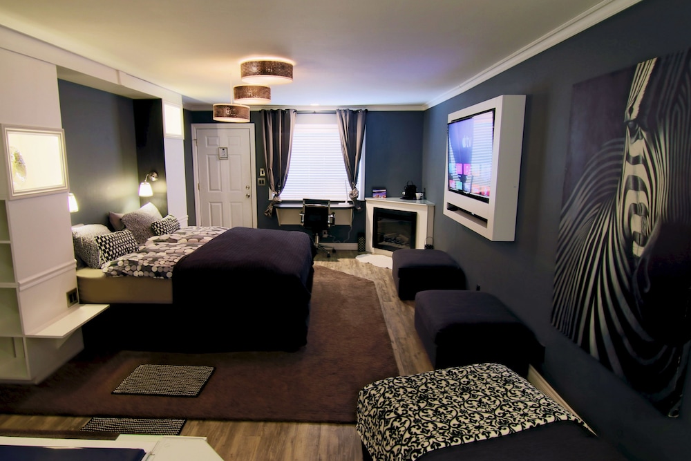 Romantic Room with AC/ Heating & Spa