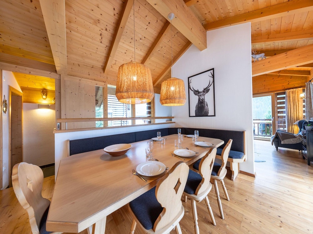 Classic Chalet, 3 Bedrooms photo 2
