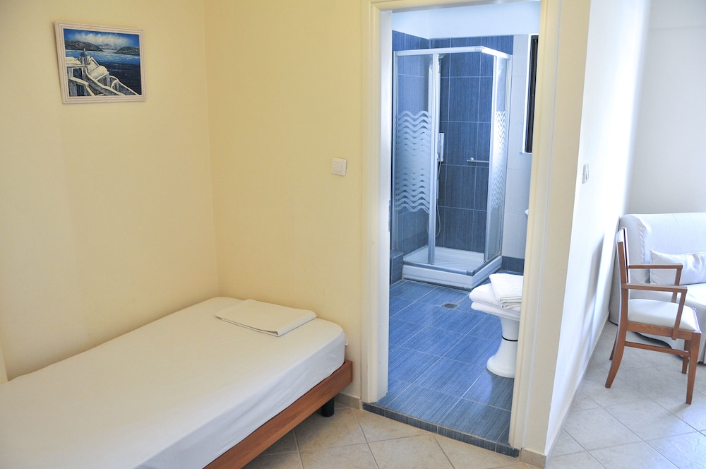 Triple Room photo 2