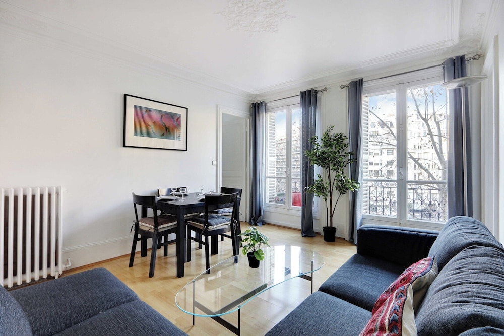 Apartment photo 2