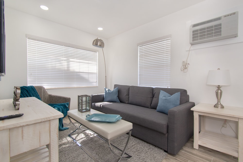 Apartment (8)