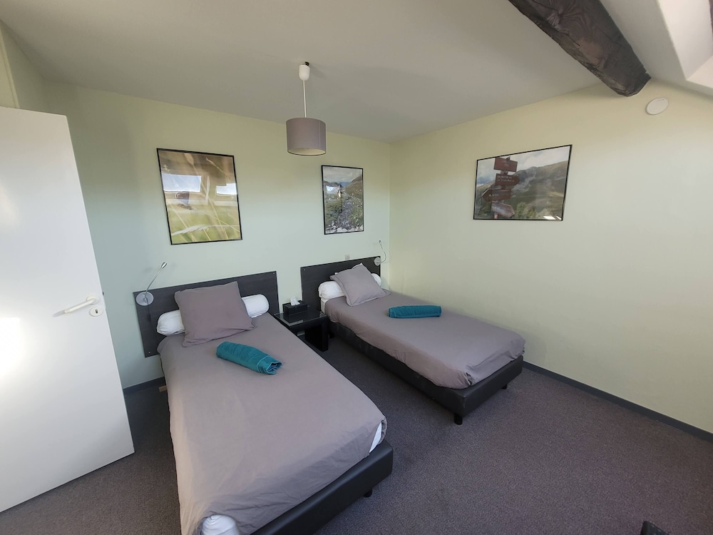 Standard Double or Twin Room, Ensuite (Double 8) photo 1