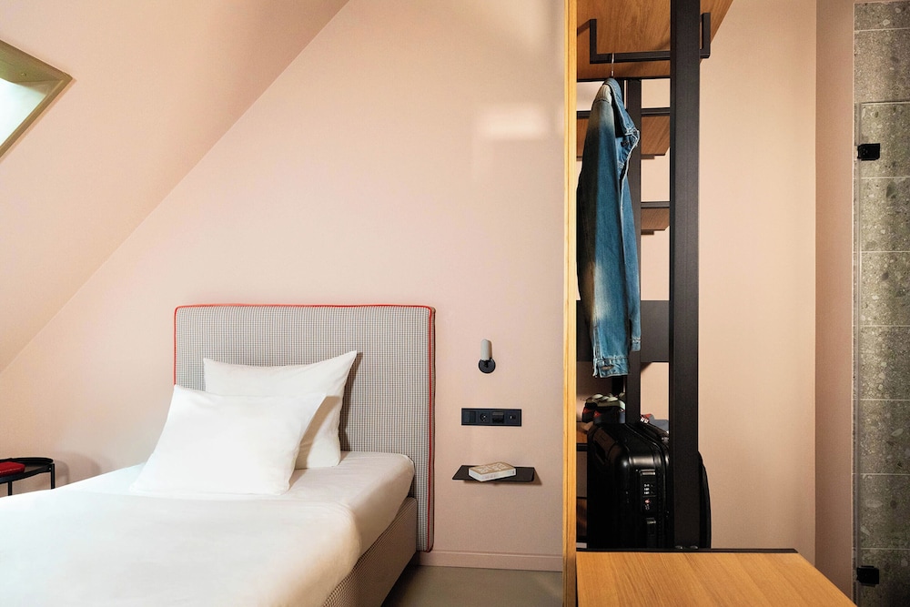 Classic Single Room