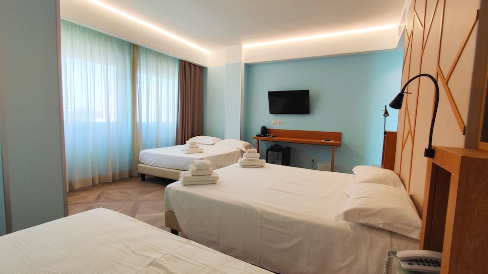 Quadruple Room - Photo 3