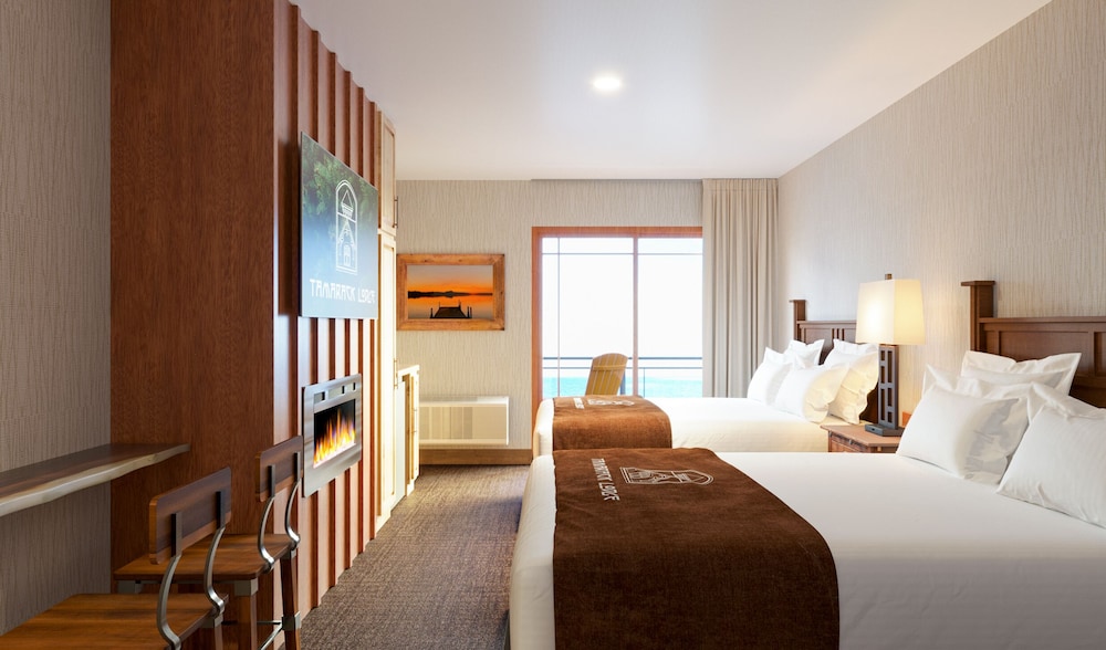 Lakeview Walkout Double Queen Room