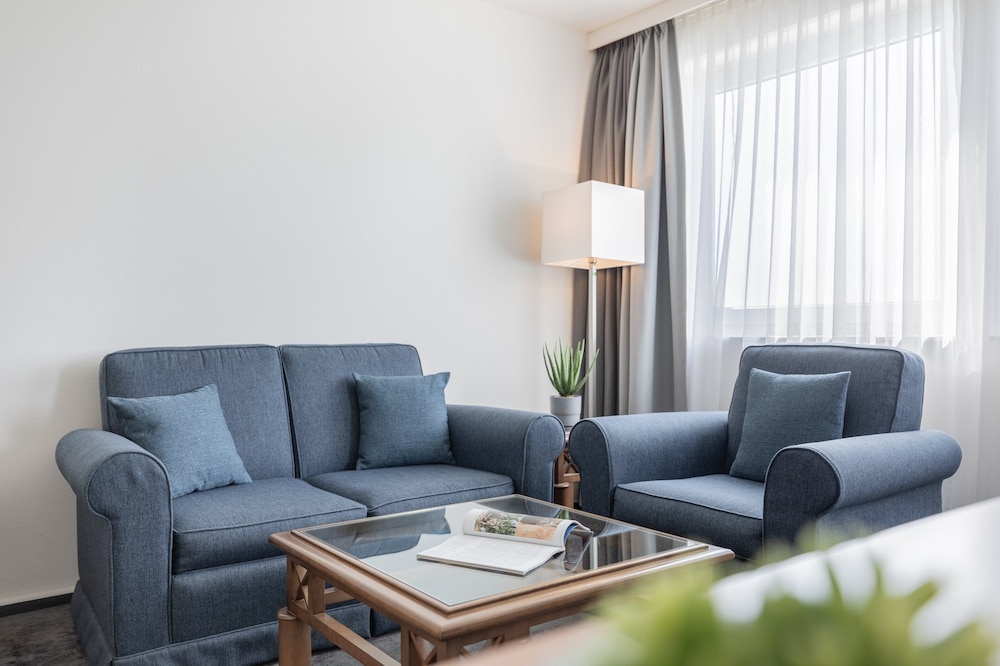 Suite, Multiple Beds (Up to 3 Adults) photo 2