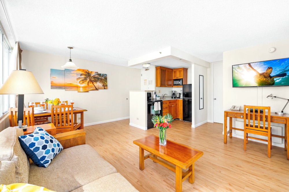 Pacific Monarch - 1 BR - Ocean & City Views: Condo, 1 Bedroom, City View (0109) photo