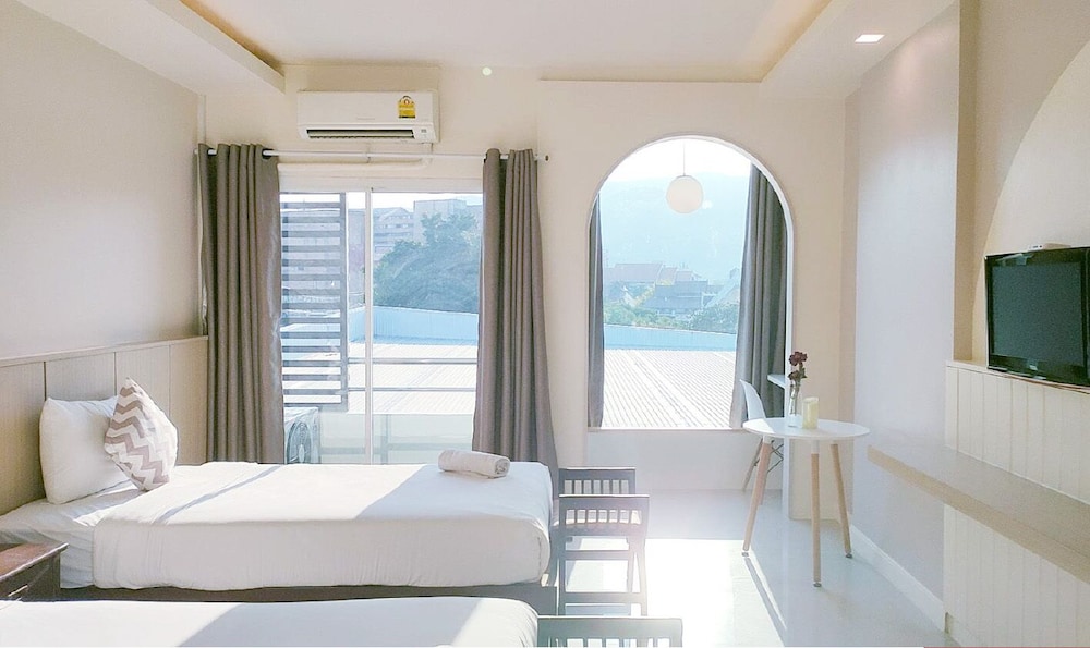 Standard Twin Room - Photo 1