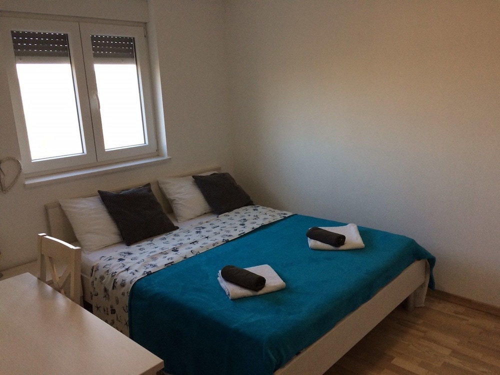 Apartment, Multiple Beds