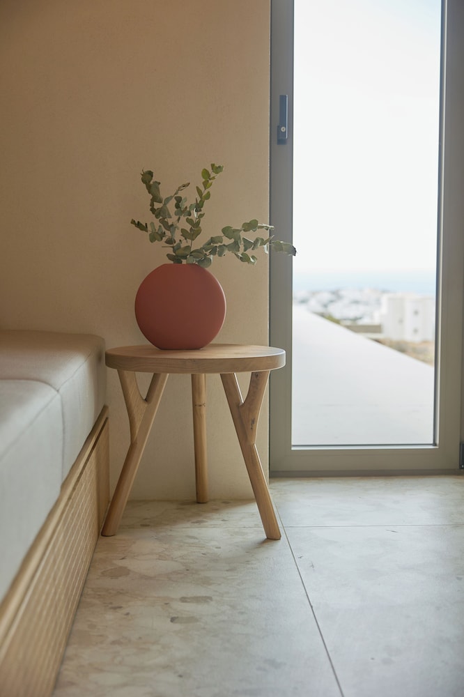 Deluxe Suite with Outdoor Tub - Photo 15