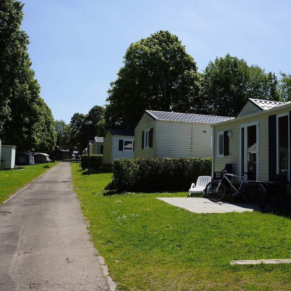 Deluxe Mobile Home, 2 Bedrooms photo 3