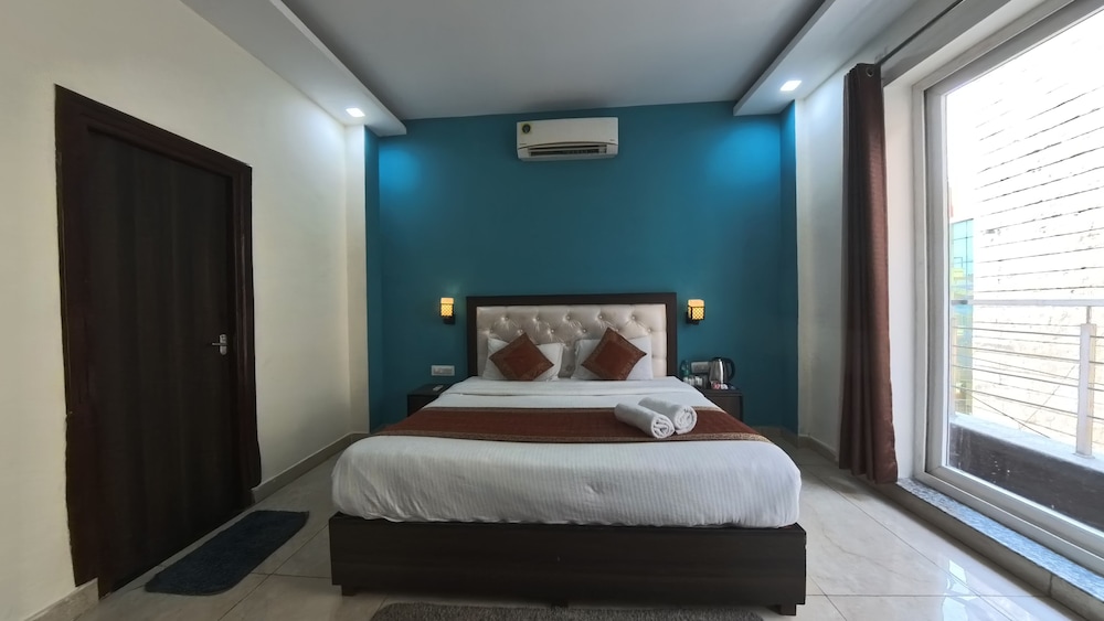 Deluxe Room - Photo 1
