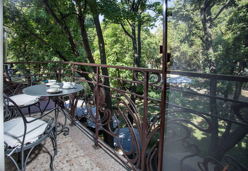 Classic Double or Twin Room, Balcony photo 2