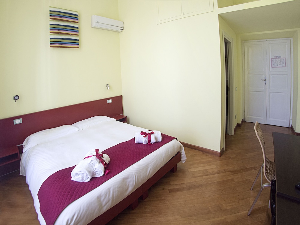 Standard Double Room, Ensuite (Bouganville/Agave)