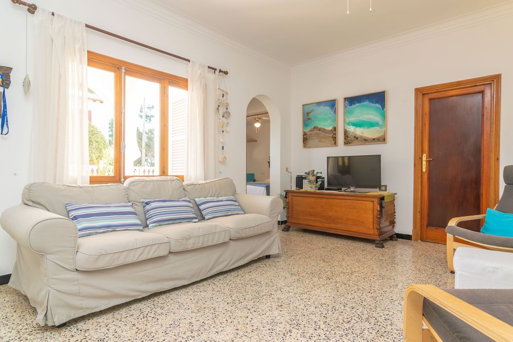 Villa photo 3
