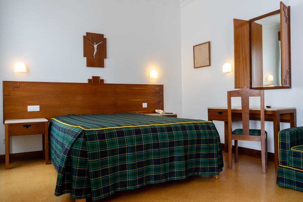 Standard Double Room, Non Smoking - Photo 4