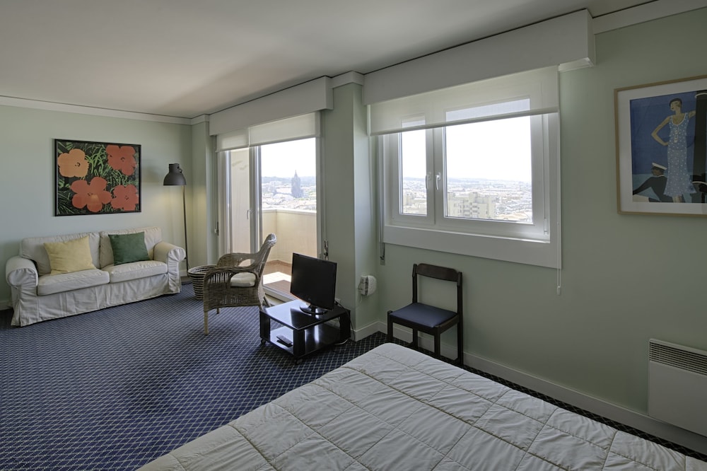 Studio, 1 Double or 2 Twin Beds - Photo 2