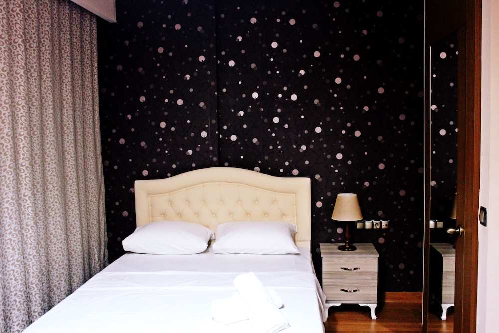 Deluxe Studio Suite photo 2